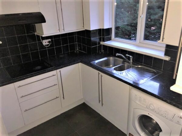 2 Bedroom Flat - Chadwell Heath RM6