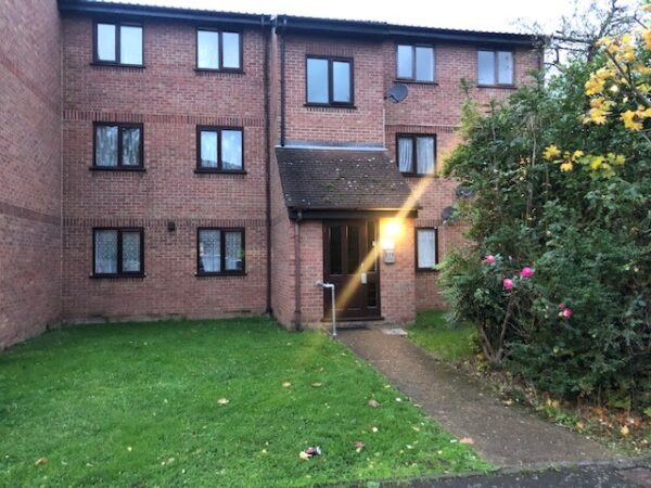 2 Bedroom Flat - Chadwell Heath RM6