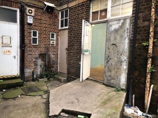High Road, Chadwell Heath, RM6