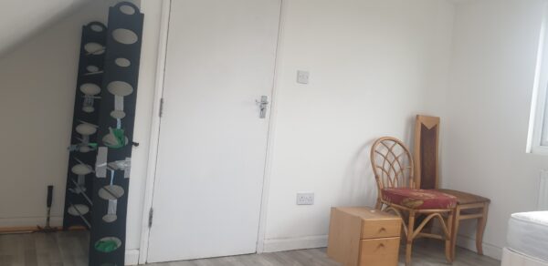 One Double Room - Sheppey Road, Dagenham RM9