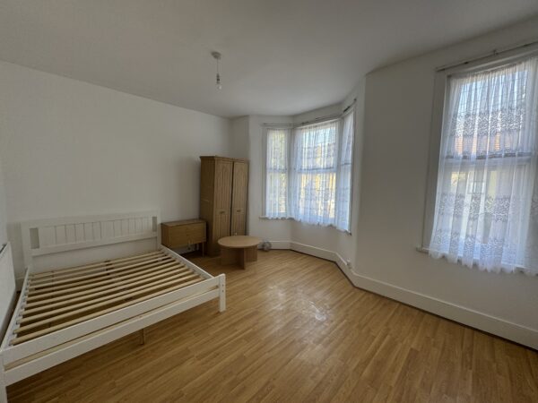 Litchfield Road East Ham E6